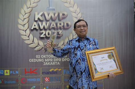 Herman Khaeron Raih Penghargaan Peduli UMKM Dari KWP Award 2023