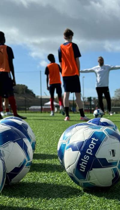 Comment Devenir Un Joueur De Football Professionnel Hidalgo Football