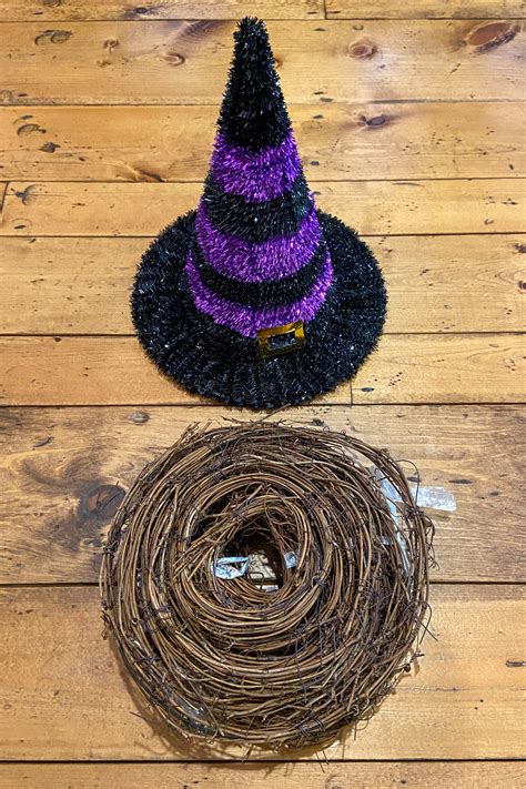 Diy Grapevine Witch Hat Its Me Christyb