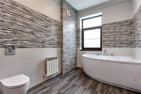 Fully Tiled Bathroom Walls (Pros and Cons)