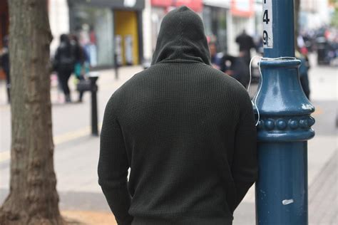 Nhs Psychologists Meet London Gang Members On Streets In Bid To Tackle