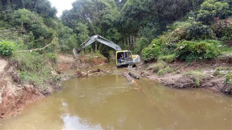 Limpeza de rio no bairro Serra Alta PRIMEIRA PÁGINA SC