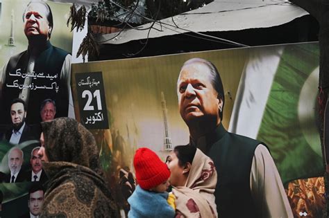 Nawaz Sharif Gains Ground To Imran Khan Ahead Of Pakistan Polls Bloomberg