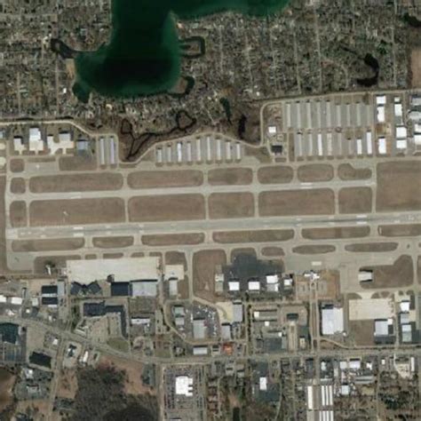 Oakland County International Airport in Waterford, MI - Virtual Globetrotting