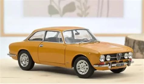 ALFA ROMEO GTV VELOCE 1750 BERTONE 1970 OCHRE Norev 187910 Modellauto 1