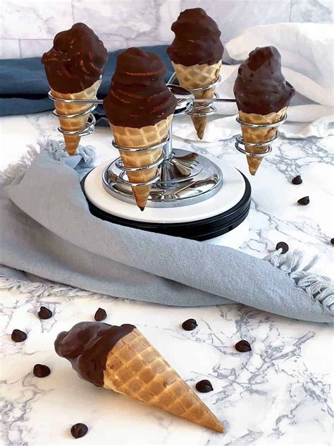 Chocolate Dipped No Churn Ice Cream Cones 요리법