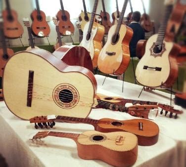 Feria Nacional de la Guitarra en Paracho Festividades México