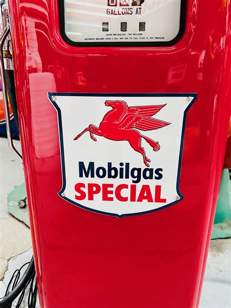 Mobilgas Special Restaured American Gas Pump From