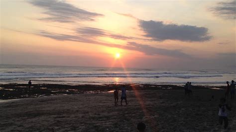 Foto Sunset Di Pantai Santolo - Buku Catatan