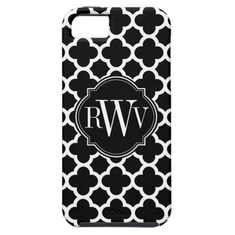 The Monogrammed Pink And White Iphone 5 Case Is Shown With An Oval Design On It