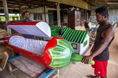 Y Adda Yan Kasar Ghana Suka Kalli Jana Izar Sarauniya Suna Maci