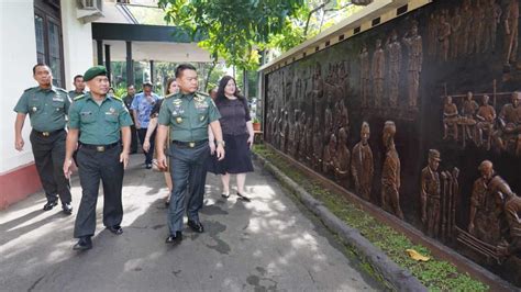 Jelang Silaturahmi Dengan Keluarga Pahlawan Revolusi Kasad Kunjungi