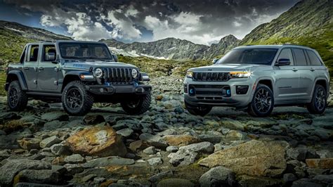 2023 Jeep Grand Cherokee 4xe Wrangler 4xe Get New Editions Igotajeep