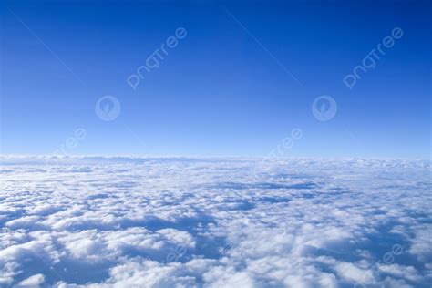 雲層上空的雲海景觀 雲海 藍天 白雲背景圖片和桌布免費下載