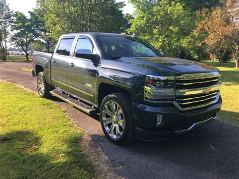 Pre Owned 2017 Chevrolet Silverado 1500 High Country 4D Crew Cab For