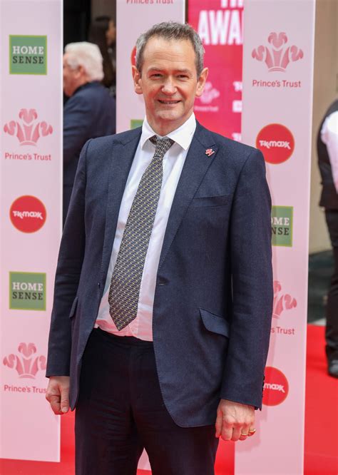 Alexander Armstrong Shows Off Lockdown Hair Entertainment Daily