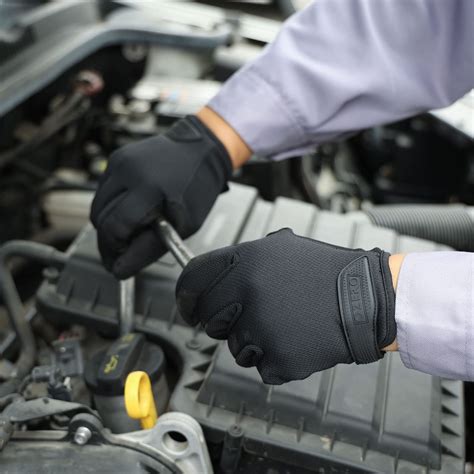 Why Do Mechanics Wear Gloves at William Woodard blog