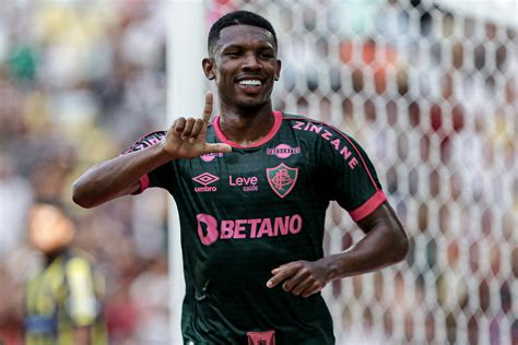 Corinthians Recebe O Fluminense Quatro Jogadores Pendurados Saiba