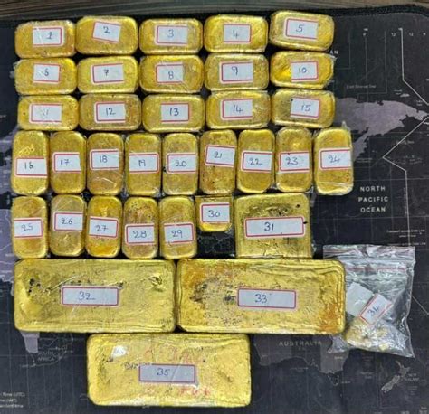 Hyderabad Four Held For Smuggling 6 Kgs Gold Worth Rs 43cr