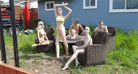 Man Puts Up Naked Mannequins In His Yard To Retaliate Against Neighbor
