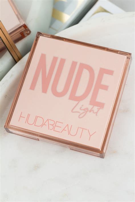 Huda Beauty Nude Obsessions Palette Light Medium Rich