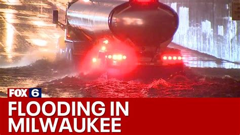 Milwaukee Street Flooding On Capitol Drive And Layton Fox6 News Milwaukee Youtube