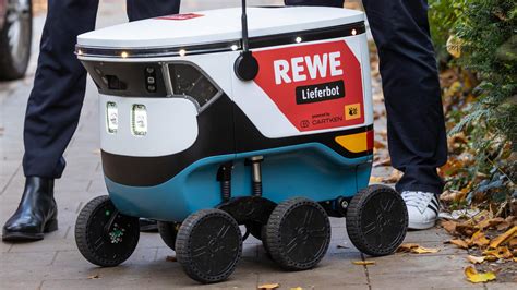 Lebensmittel Lieferservice Rewe Roboter fährt E Food zu Kunden