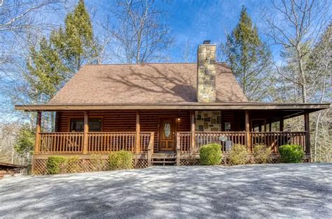 5 Reasons to Stay in Our Pigeon Forge Cabins near Dollywood