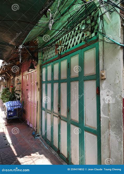 Fuera De Los Callejones Del Viejo Bangkok En Talat Noi Foto De Archivo