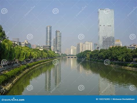 Distrito Financeiro O Rio Em Chengdu China Imagem De Stock