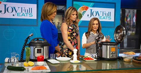 Joy Bauer shares her simple detox recipes