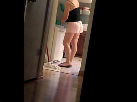 La Chacha Limpiando La Casa XVIDEOS