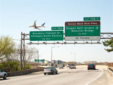 2 Planes Nearly Collide On Reagan Airport Runway Reports Arlington