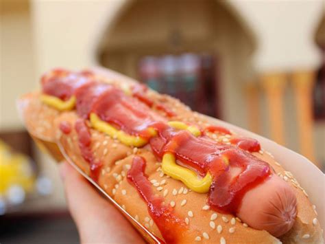 Sé Parte Del Nuevo Récord Mundial De La Línea De Hot Dogs Más Larga Del