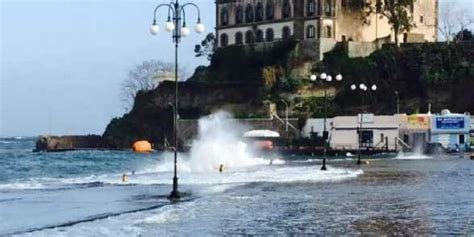 Mare Mosso E Forte Vento Stop Ai Collegamenti Per Le Eolie Gazzetta