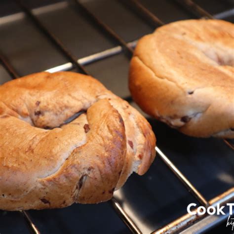 How To Toast A Bagel In The Oven Cookthink