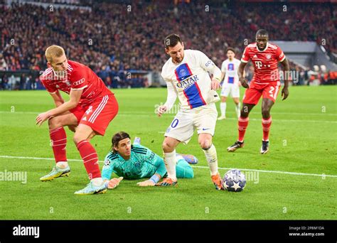 Alphonso Davies Fcb Matthijs De Ligt Fcb Yann Sommer Fcb