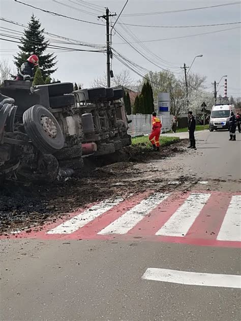 Cisternă încărcată cu 35 de tone de GPL răsturnată pe strada Mihai