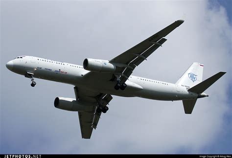 File:Tupolev Tu-204SM, Tupolev Design Bureau JP7667067.jpg - Wikipedia