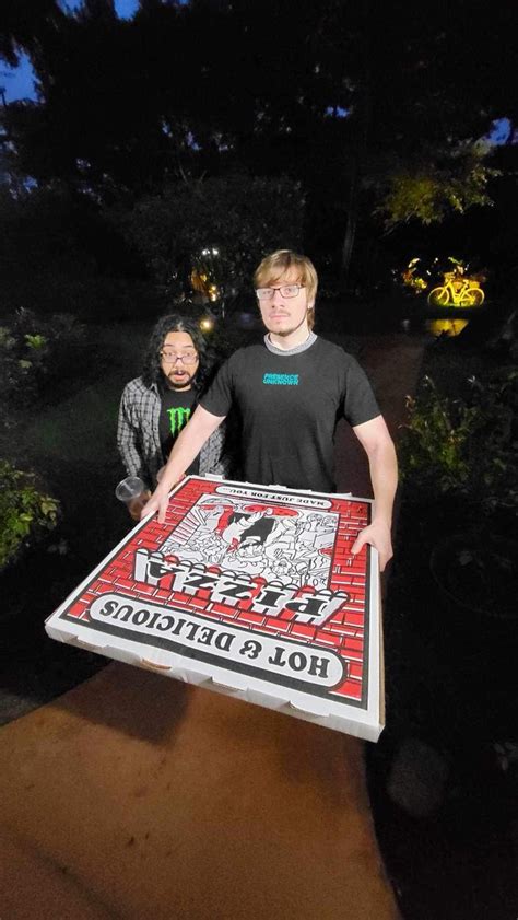 Brett On Twitter The Only Thing I Like More Than Pizza Is Pussy