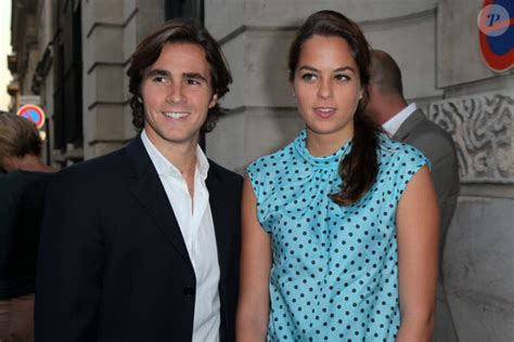 Photo Anouchka Delon et son amoureux Julien Dereins arrivant à la