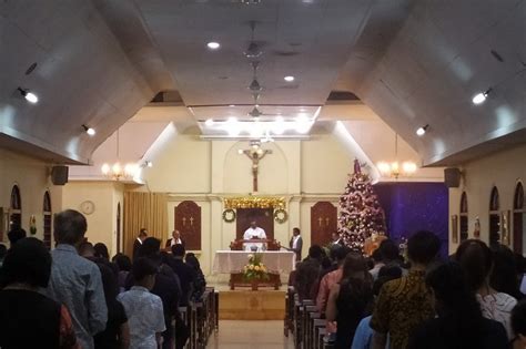 Detail Gambar Ibadah Di Gereja Koleksi Nomer 23