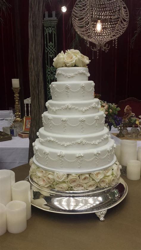 Old Skool Style Wedding Cake Cake By Paul Delaney Of Cakesdecor