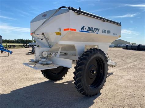 Dalton Ag Mobility Adj Ton Dry Fertilizer Spreader Bigiron