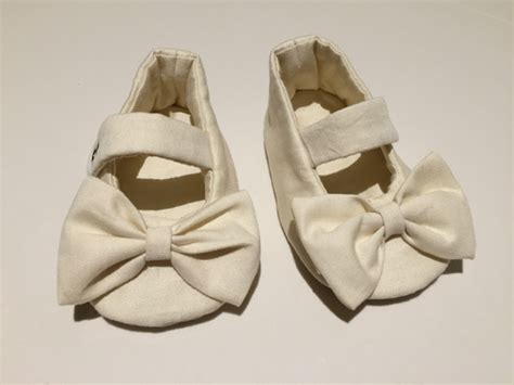 Sapatinho para bebê nude Elo Produtos Especiais