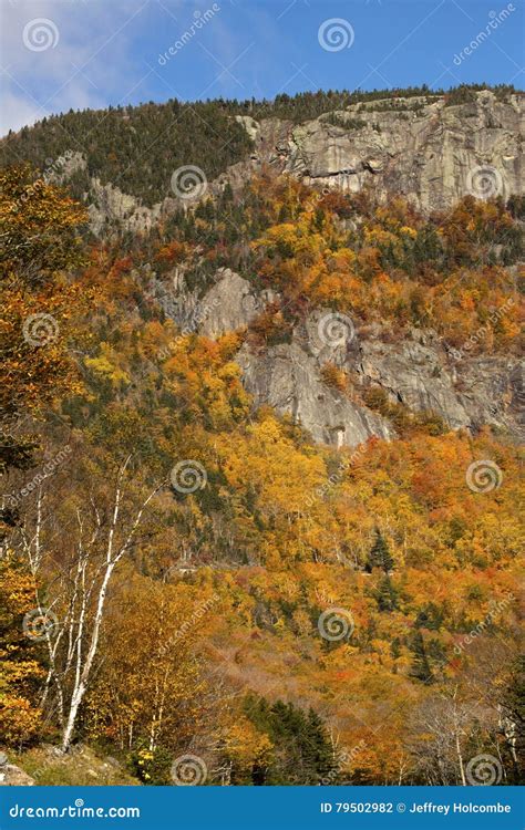 Fall Foliage in Crawford Notch, New Hampshire. Stock Photo - Image of nature, blue: 79502982