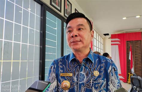 Ahy Tunjuk Freddy Thie Pimpin Partai Demokrat Papua Barat Target