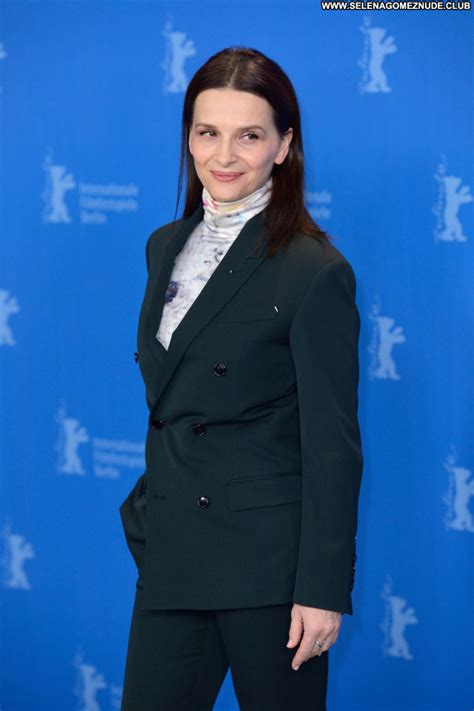 Juliette Binoche No Source Posing Hot Babe Beautiful Sexy Celebrity