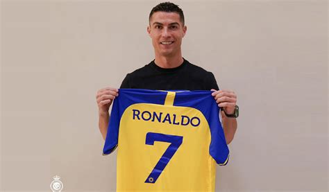 Cristiano Ronaldo Signs Two Year Deal With Saudi Arabia Club Al Nassr