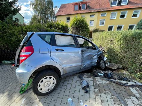 Bayreuth Autos Krachen Zusammen Drei Verletzte Bayreuth